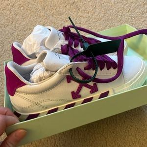 Brand new off white women canvas sneaker. Price negotiable.
